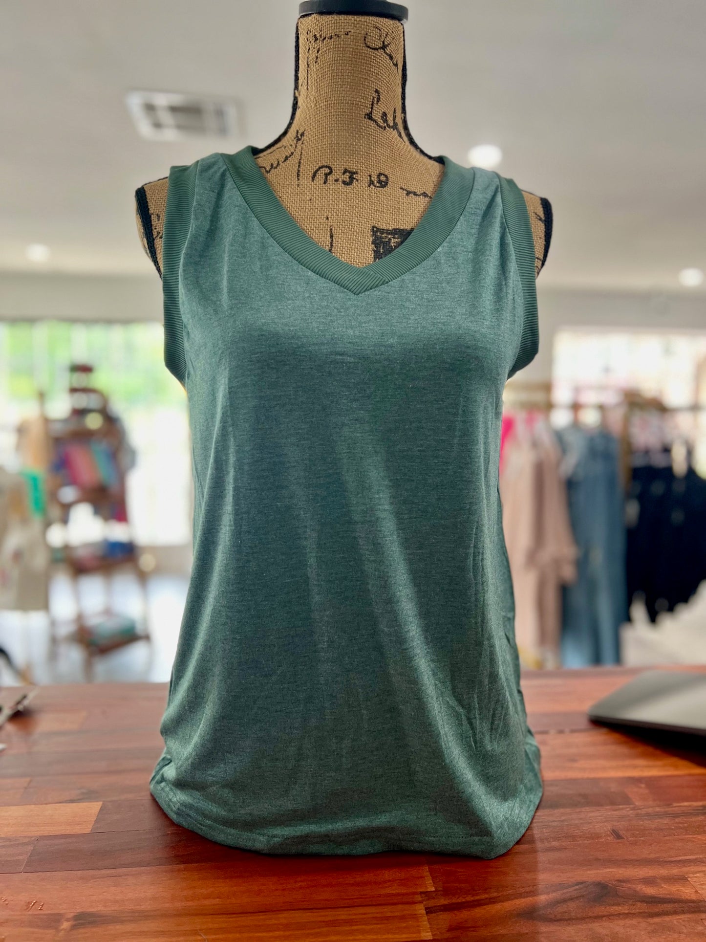 Contrast Trim V-Neck Loose Fit Tank Top | 4 Color options