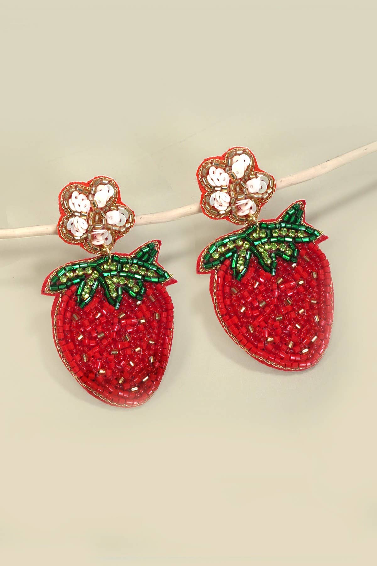 STRAWBERRY SEED BEADED EARRINGS
