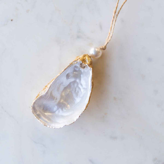 Oyster Ornament   Gold/Pearl
