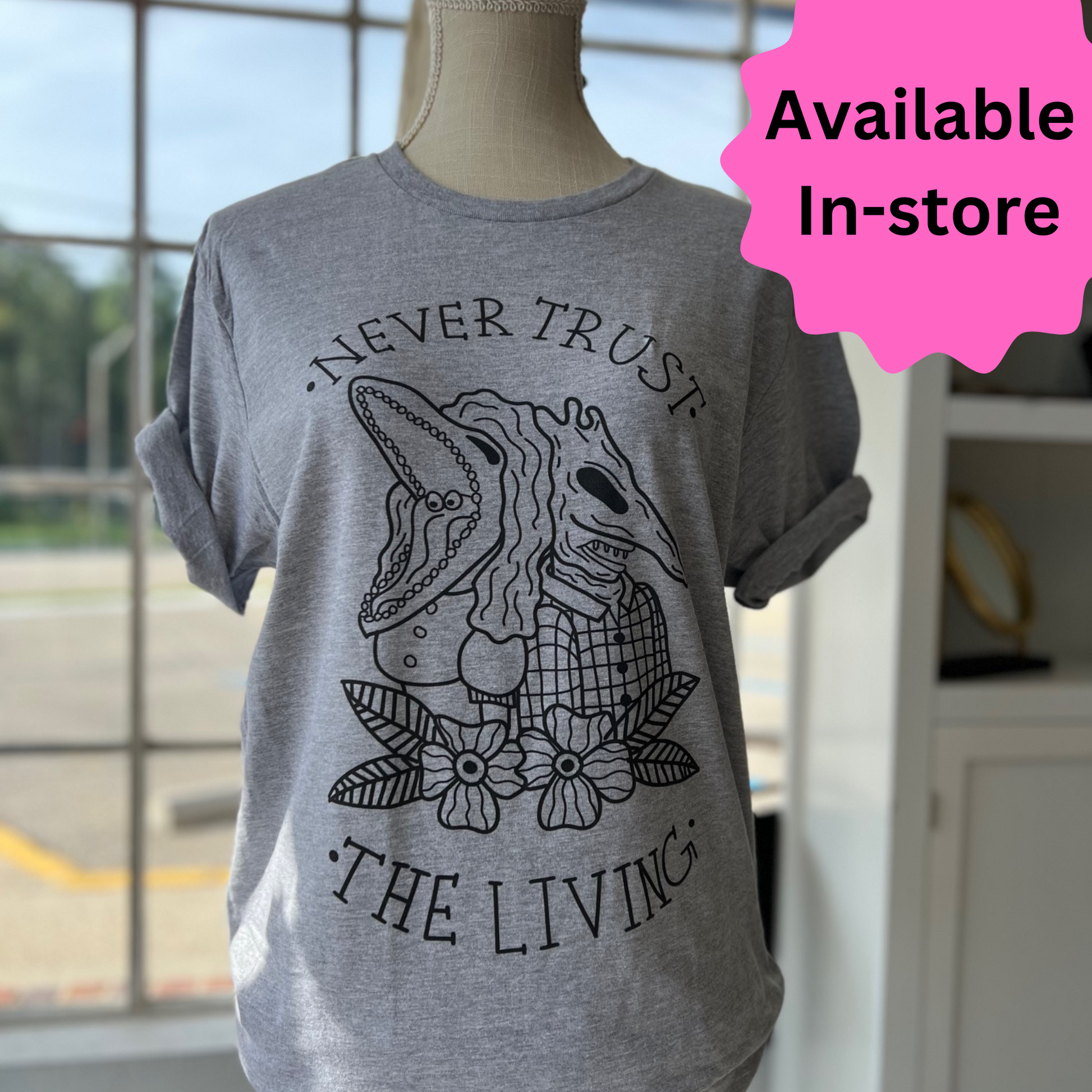 Never Trust the Living | Beetlejuice | T-shirt