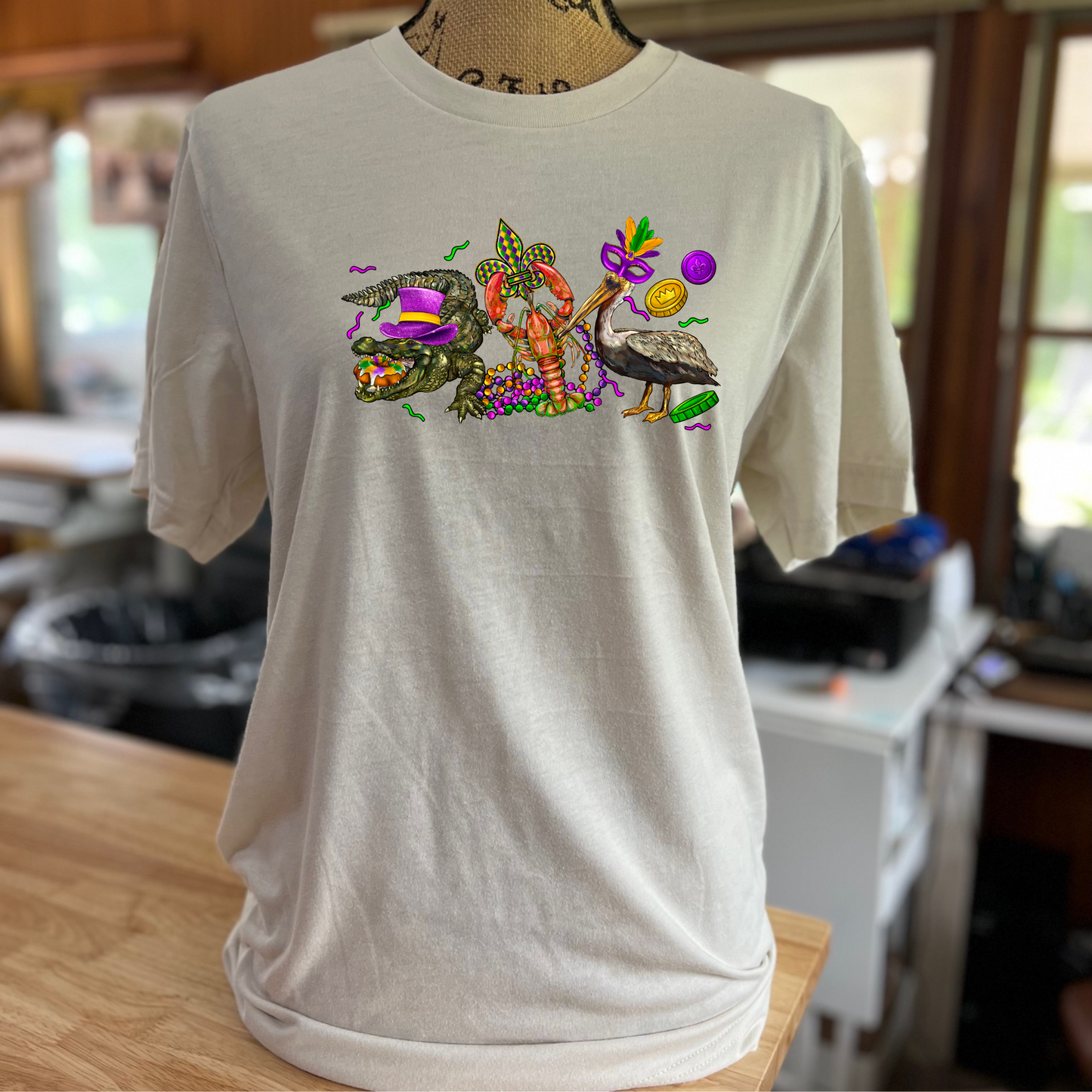 Mardi Gras Alligator/crawfish/pelican t-shirt