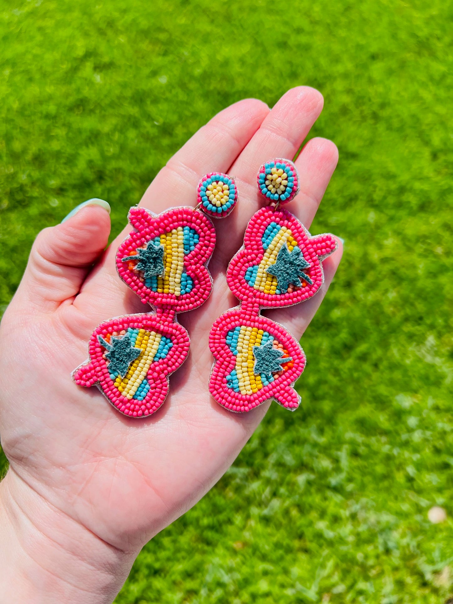 HEART SHAPED SUNGLASSES BEADED EARRINGS