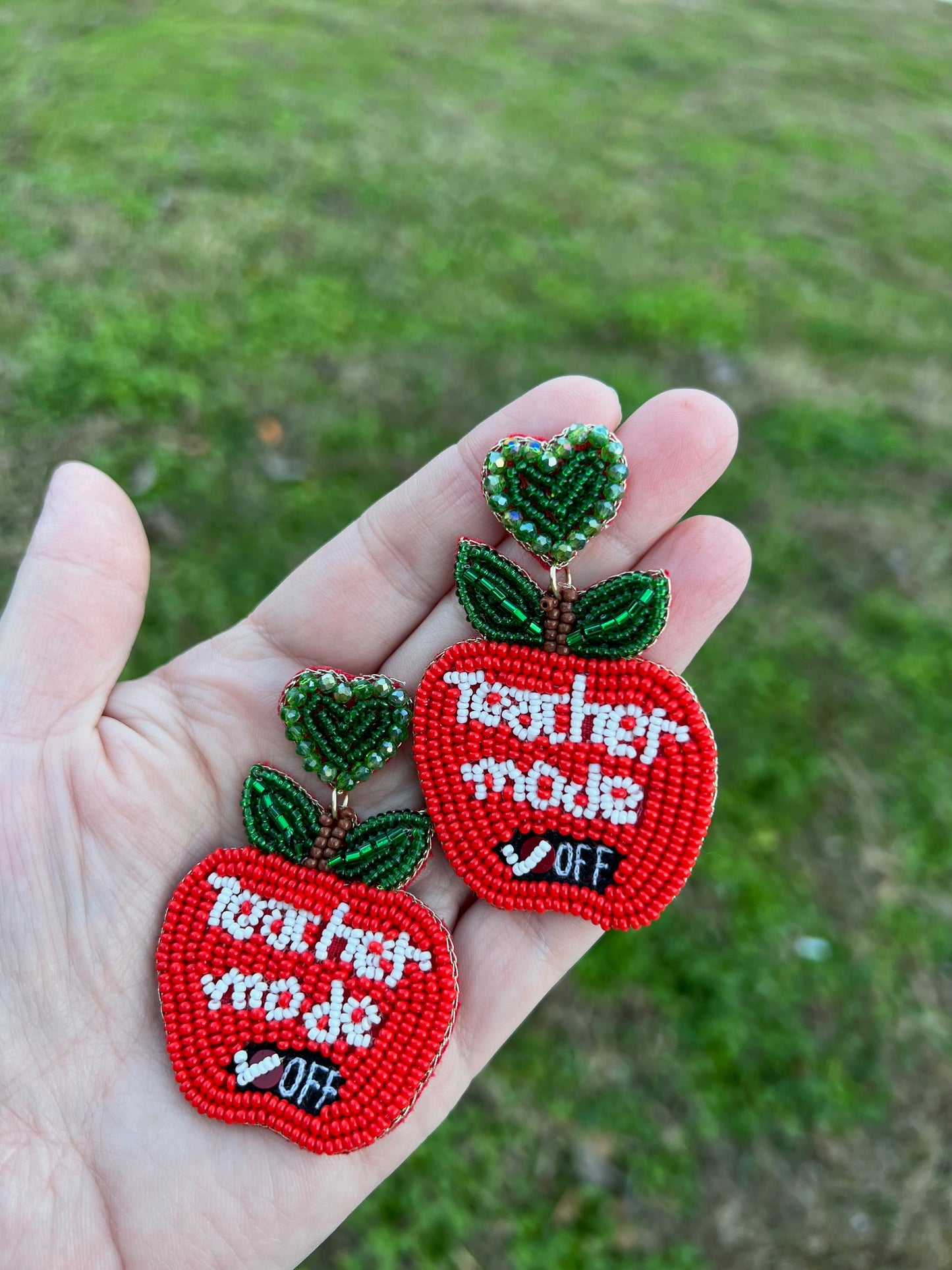 Teacher Mode Apply seed bead earrings