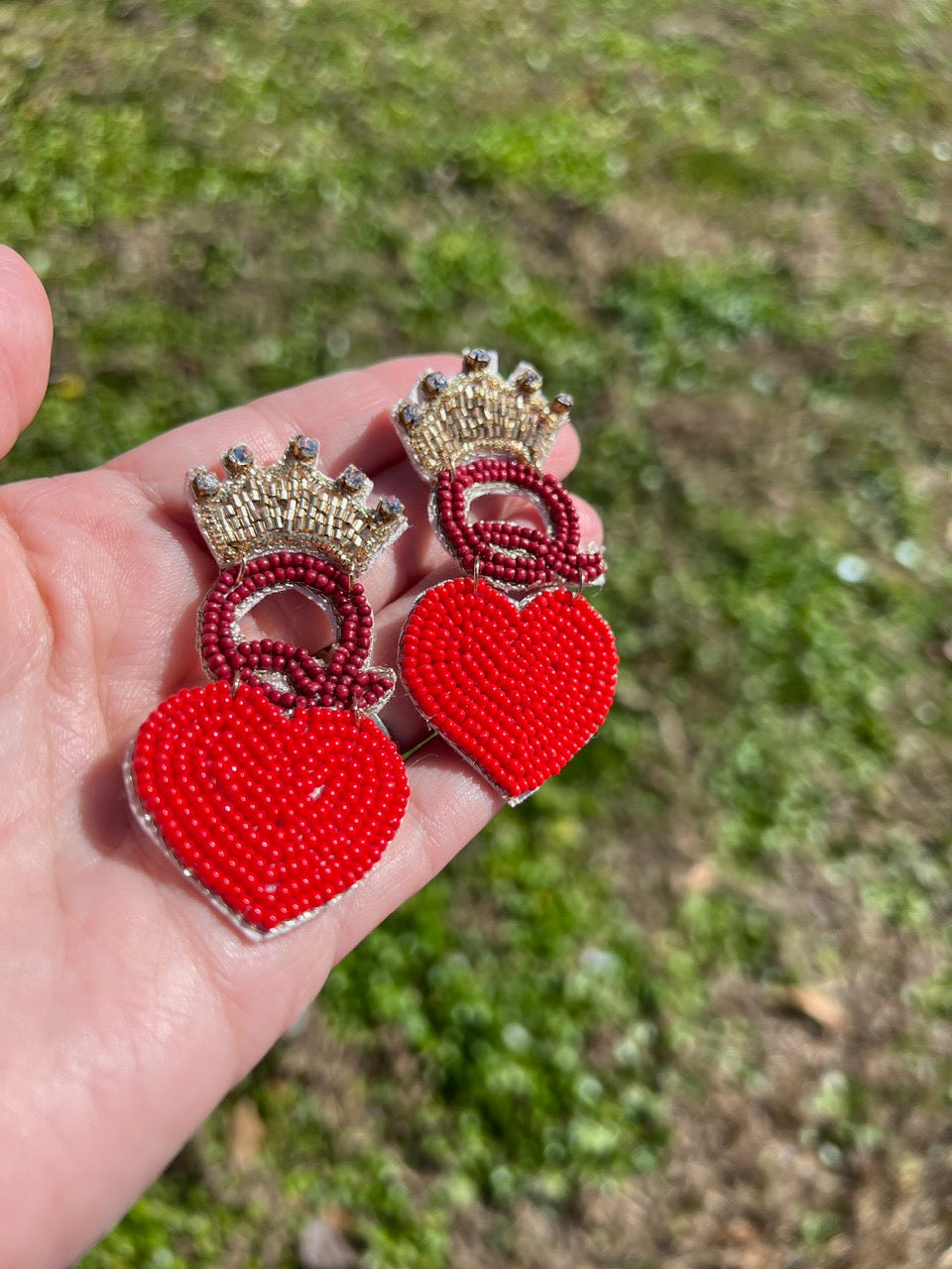 Queen of Hearts seed bead earrings