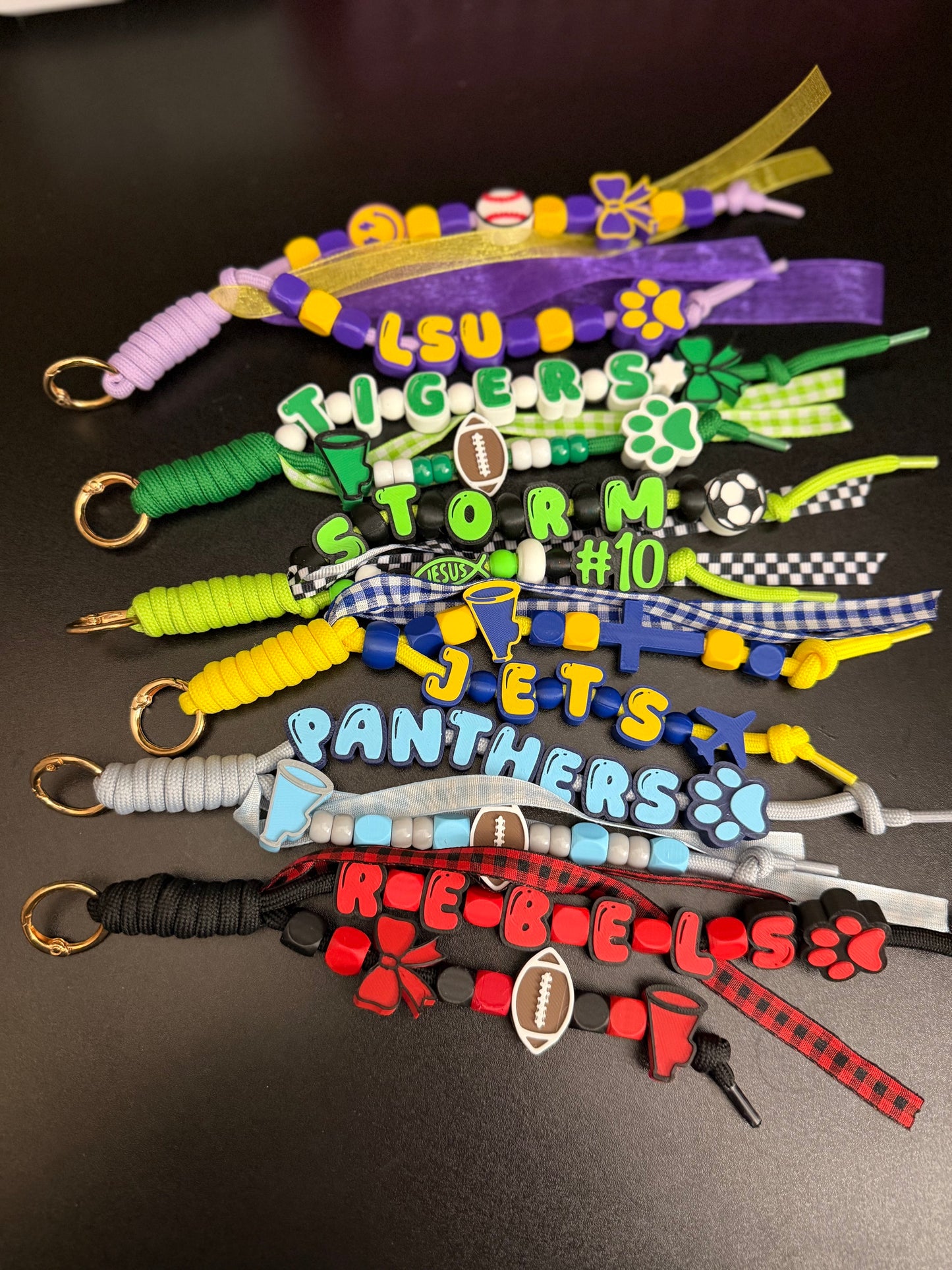 CUSTOM PARACORD KEYCHAIN!!