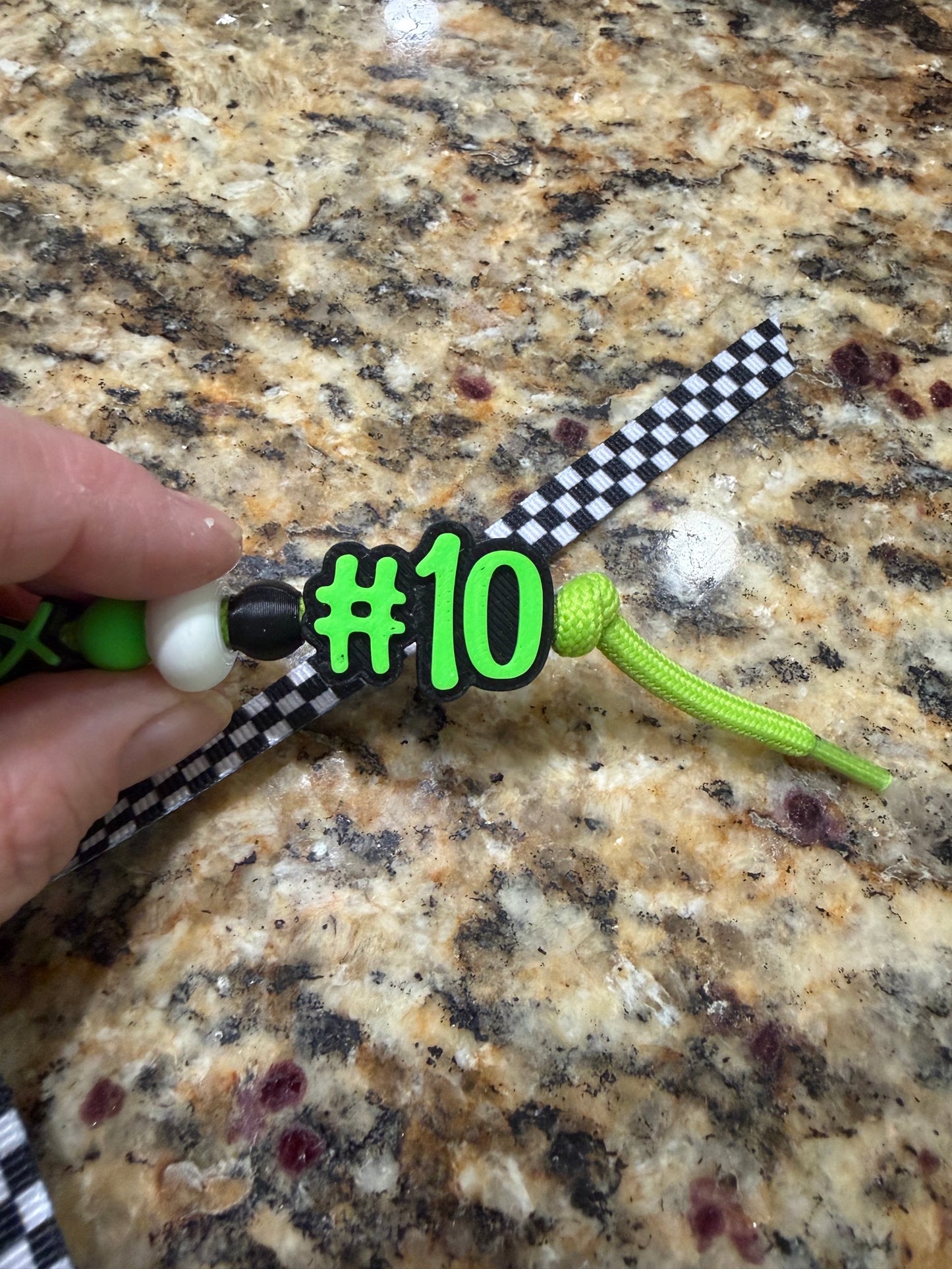 CUSTOM PARACORD KEYCHAIN!!