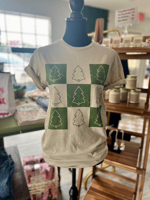 Checkered Vintage Christmas Tree T-shirt | Christmas | Holiday